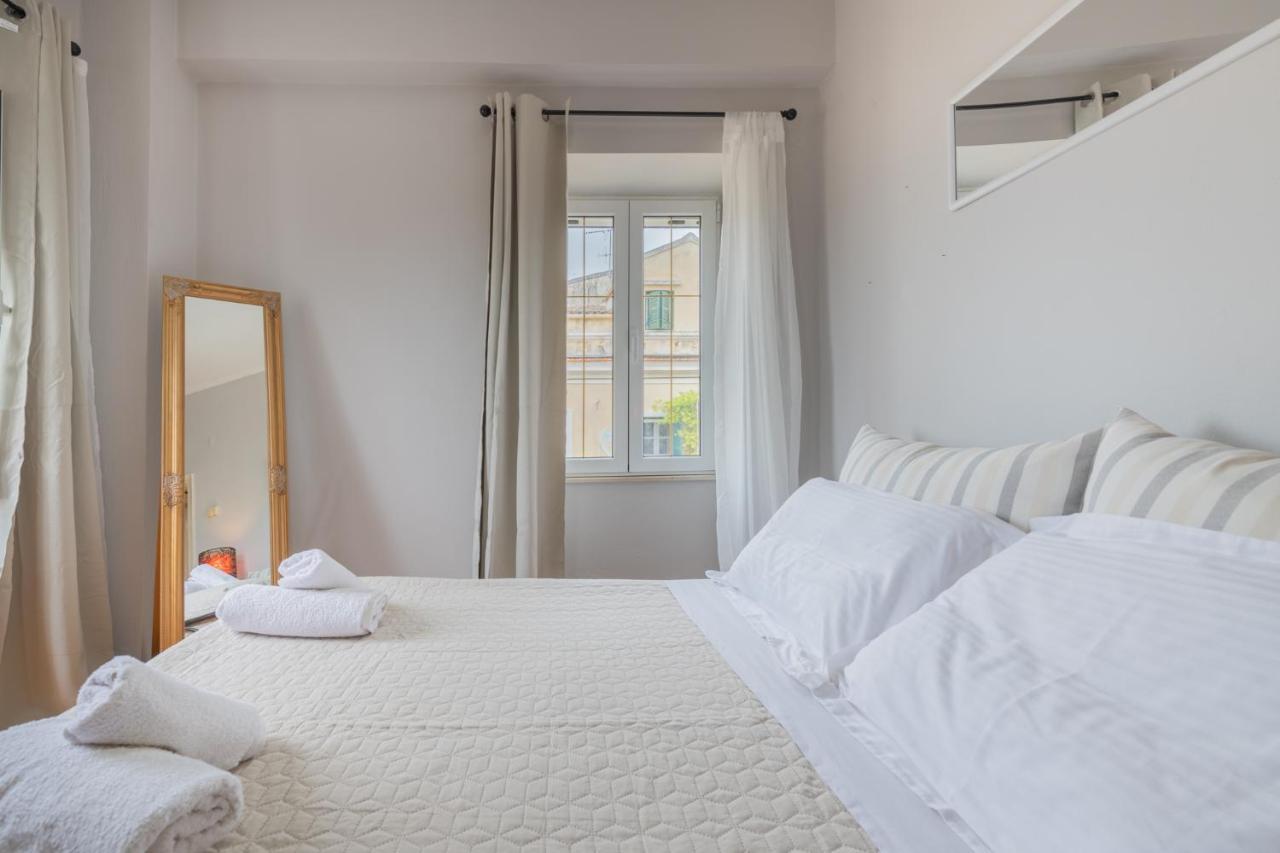 Mitropoleos Suite Corfu  Luaran gambar